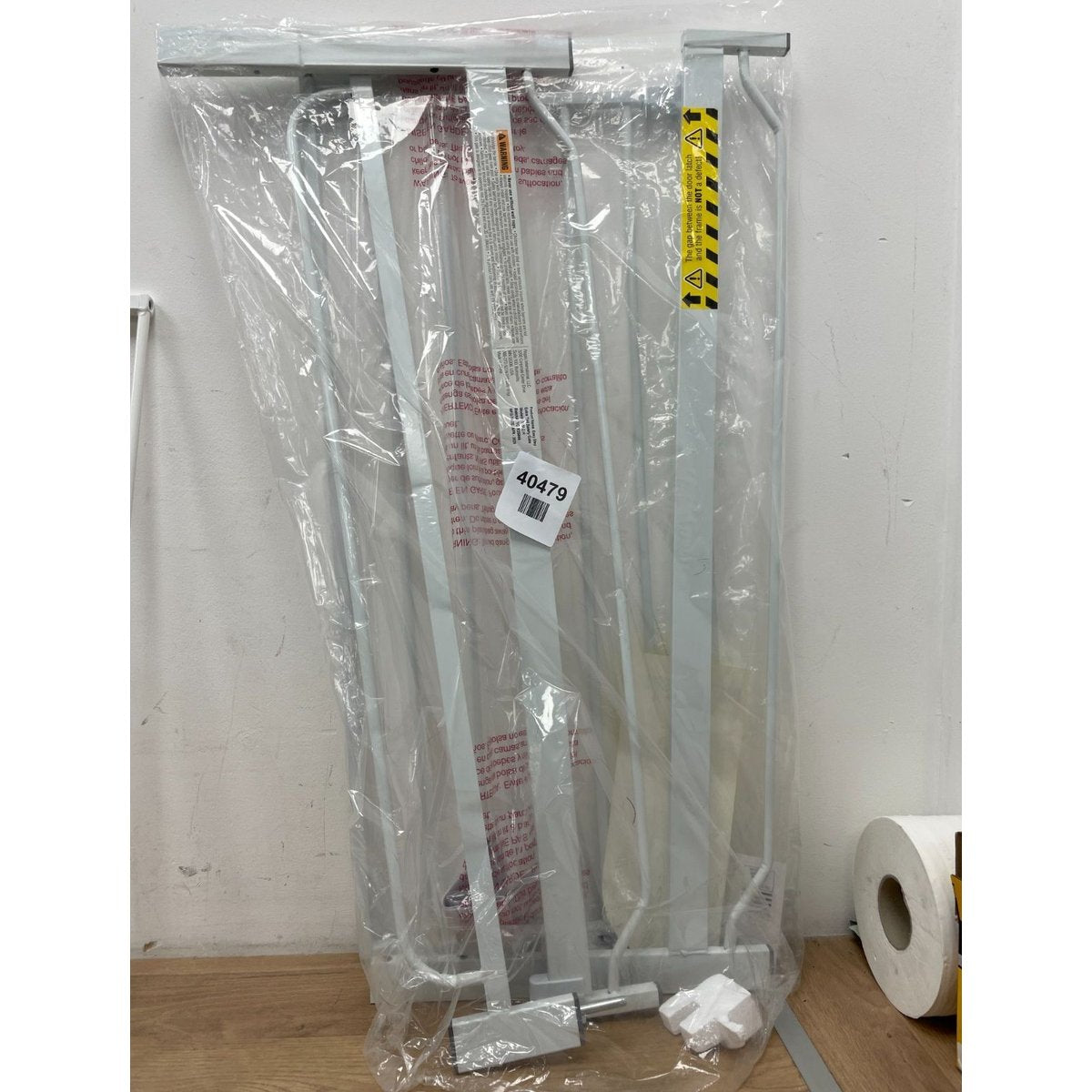 Regalo Easy Step Metal Walk Thru Gate, White, Fits Spaces