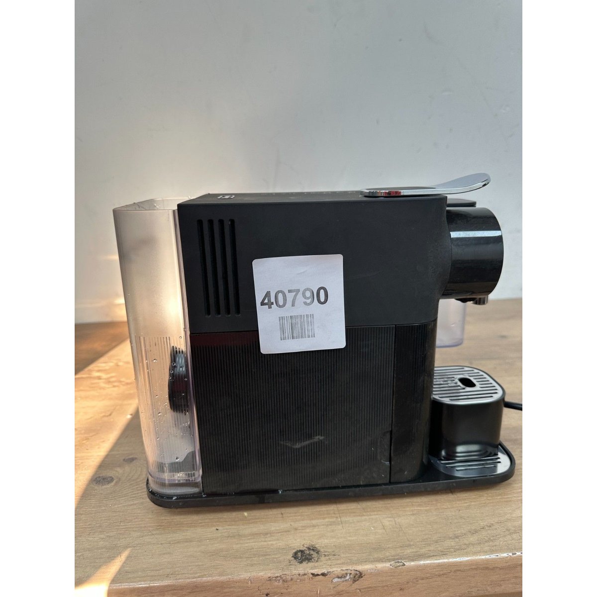 De'Longhi Lattissima One EN510.B 1450W Nespresso Capsule Coffee Machine