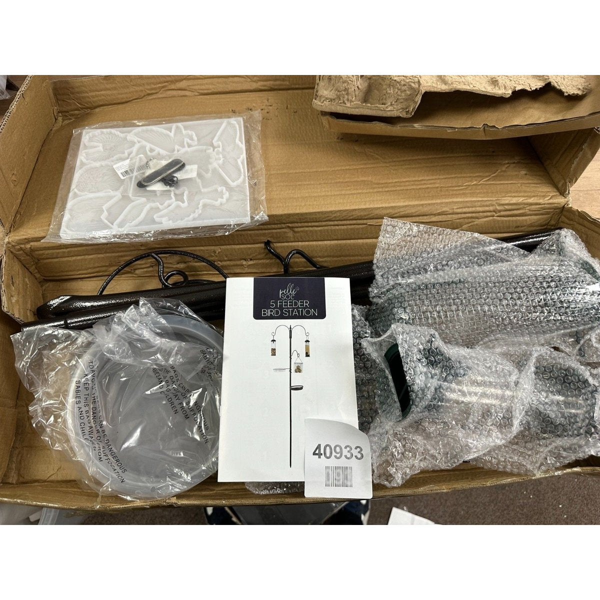 Pelle & Sol Bird Feeder with 3 Bird Feeders & 2 Dishes