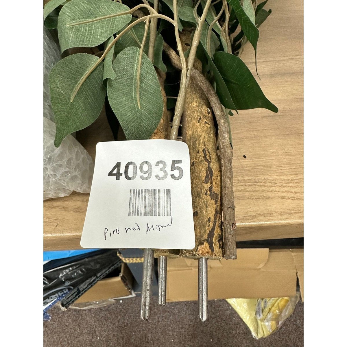 Artificial tree leaf