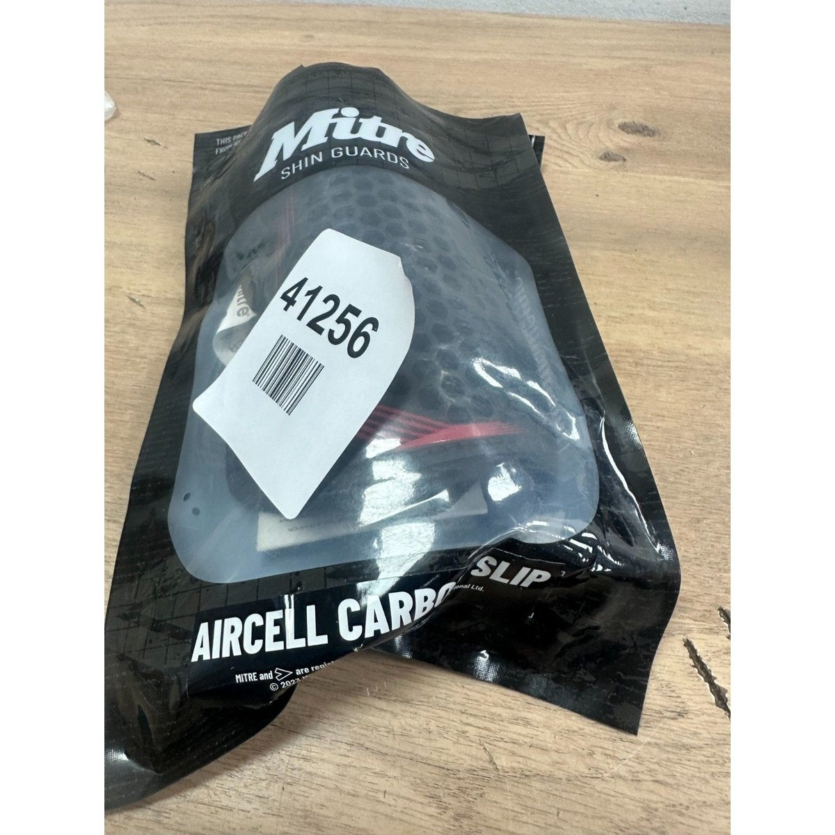 Mitre Aircell Carbon Shinguards Black