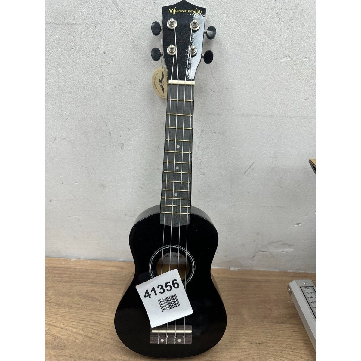 World Rhythm Acoustic Guitar - Small Body Cutaway Guitar