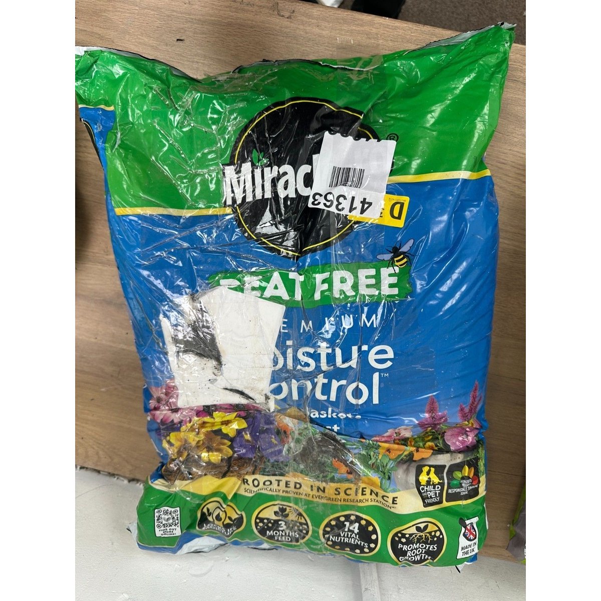 Miracle-Gro Premium Moisture Control Compost - Blue