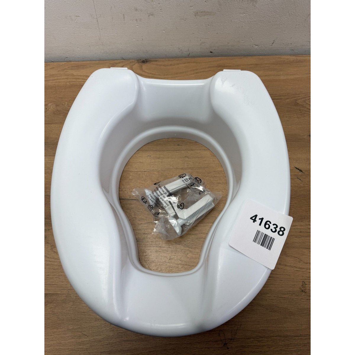 Homecraft Savanah Toilet Seat with Flap - White, 10cm