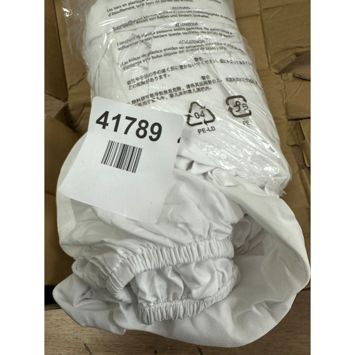 Amazon Basics Microfibre Fitted Sheet, Bright White