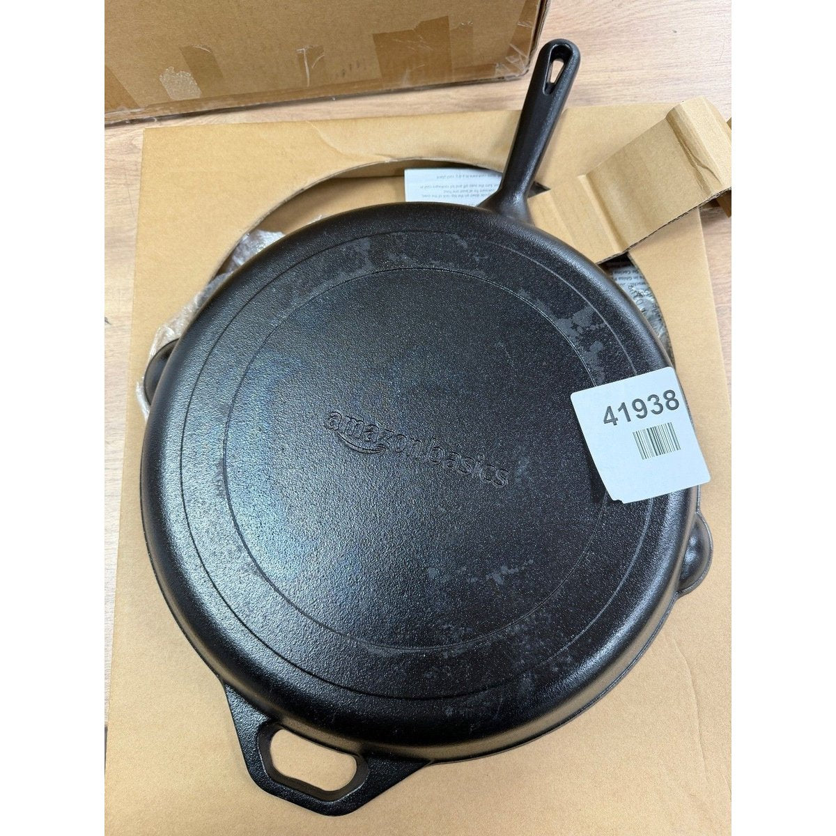 Amazon Basics Pre-Seasoned Cast Iron Skillet, Heavy-Duty Oven Safe up to 260 C,