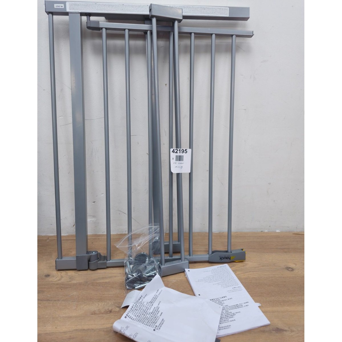 Hauck Stop N Safe 2 , Silver - Pressure Fit Baby Gate
