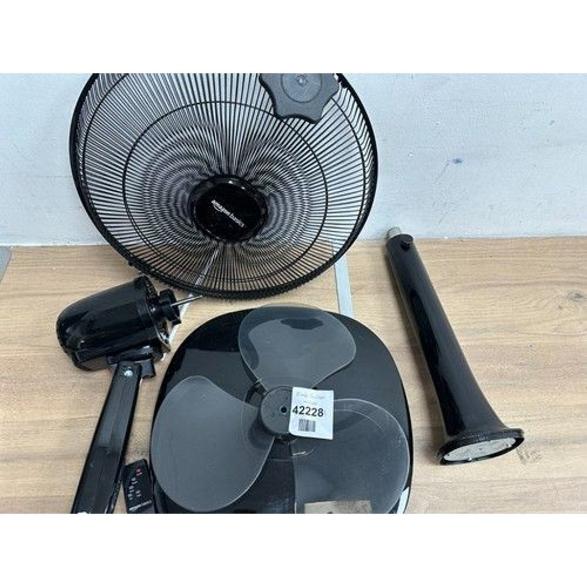 Amazon basics 3 Speed Oscillating Pedestal Floor Stand Fan