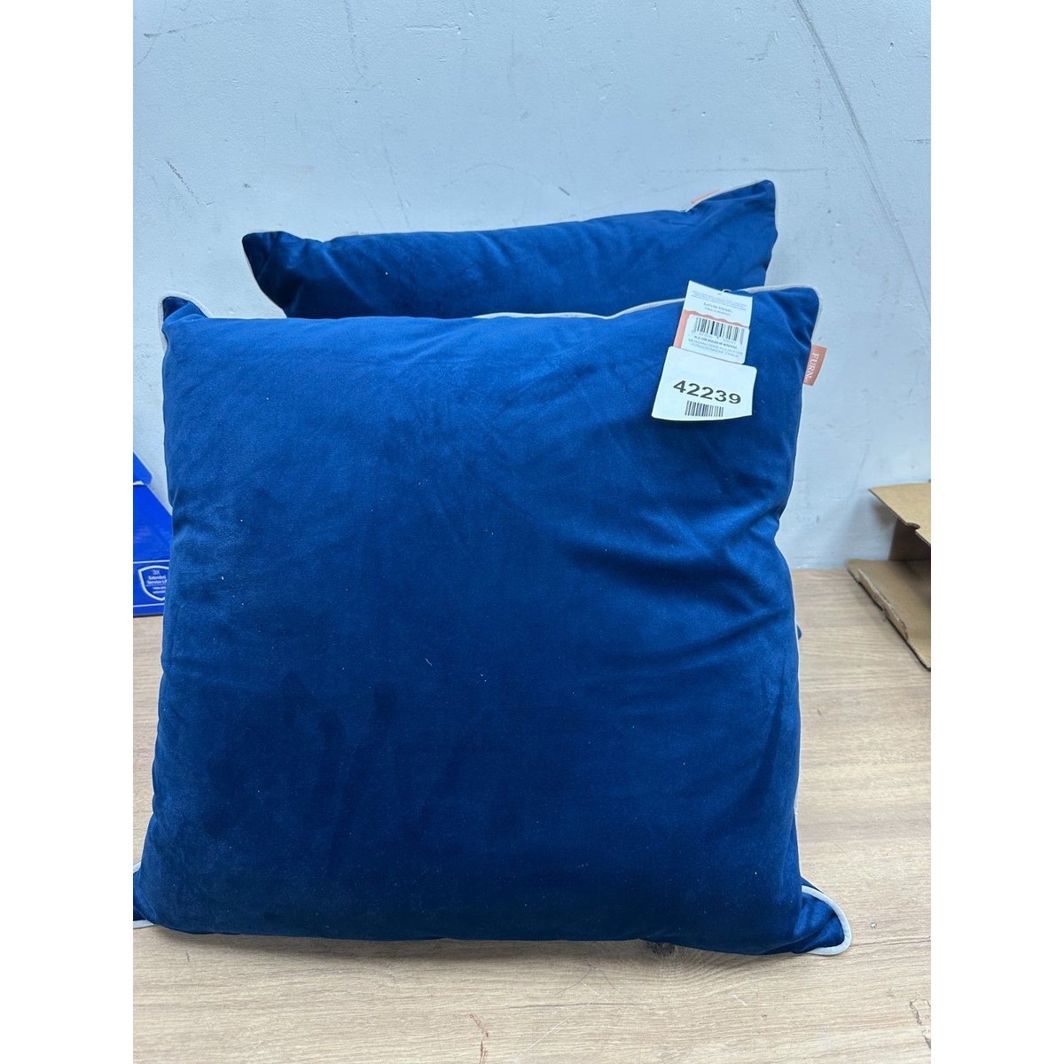 Furn Meridian Velvet Cushion Petrol/Blush 55*55 polyster filled set of 2