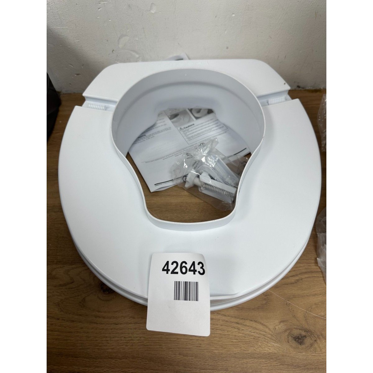 Homecraft Savanah Toilet Seat with Flap - White, 10cm