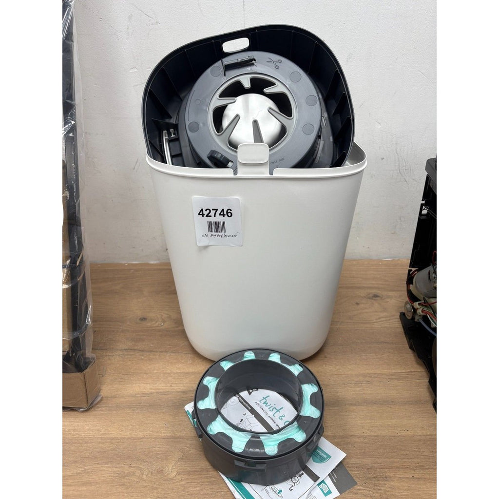 Tommee Tippee Twist and Click Advanced Nappy Disposal Bin- 1 bag replacement