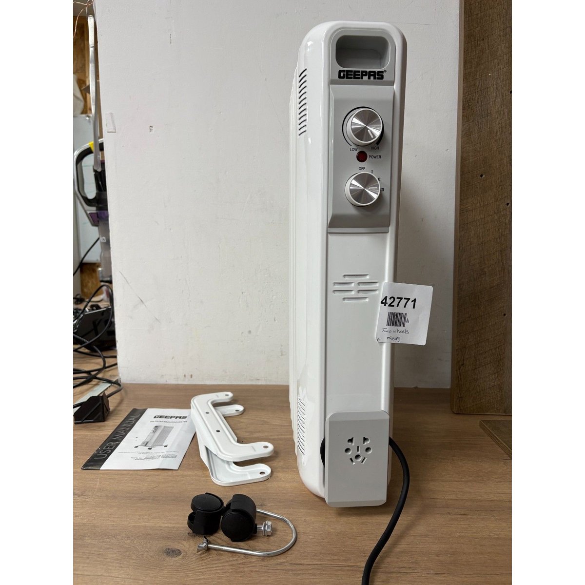 GEEPAS 7-Fin Portable Electric Oil Heater Radiator - White (GRH28532UK)