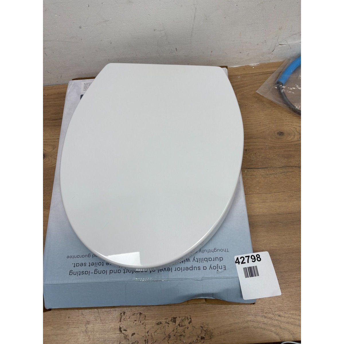 Toilet seat white plastic