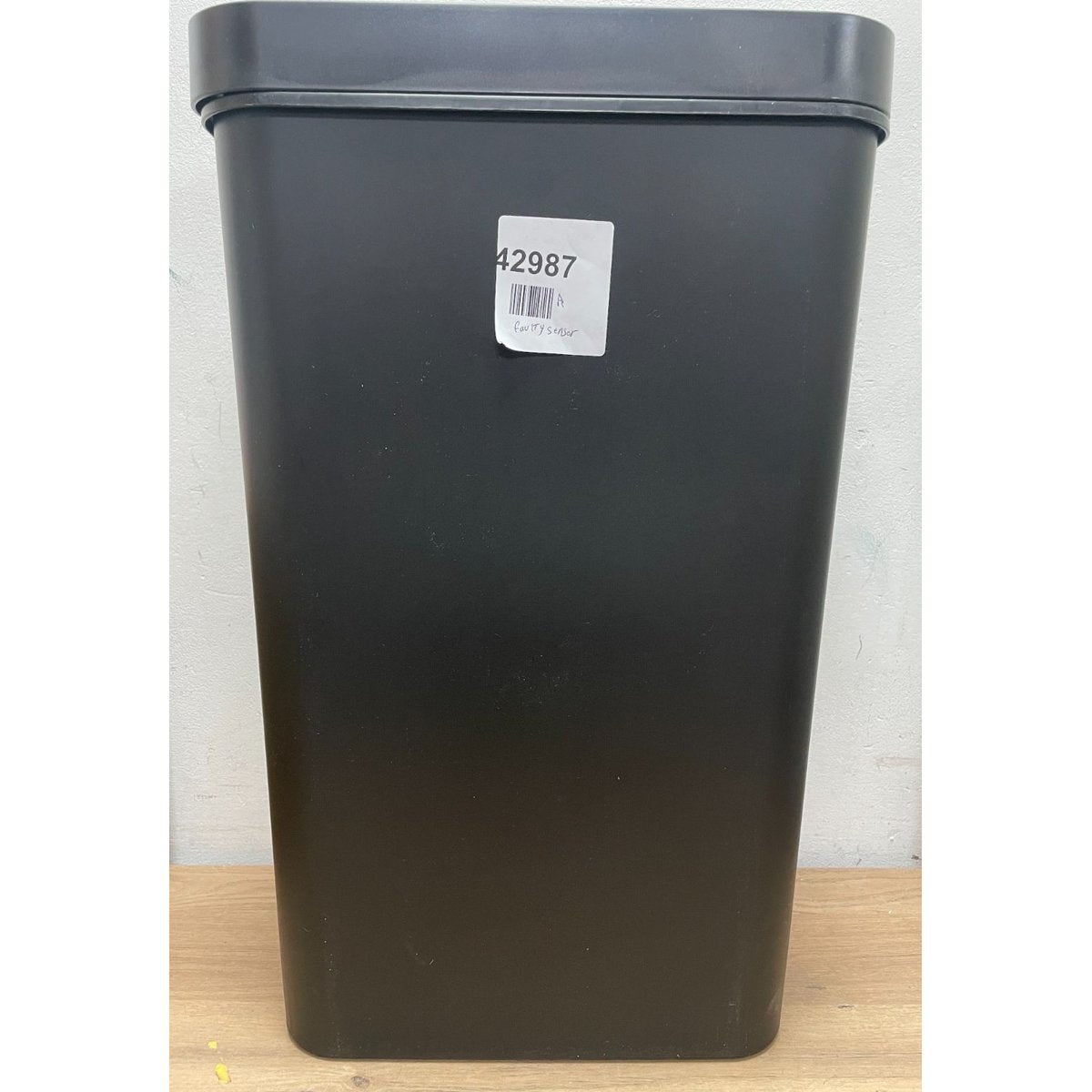 Tower T838028BLK Sensor Bin with Bin Liner Retainer Ring, Black- Faulty sensor