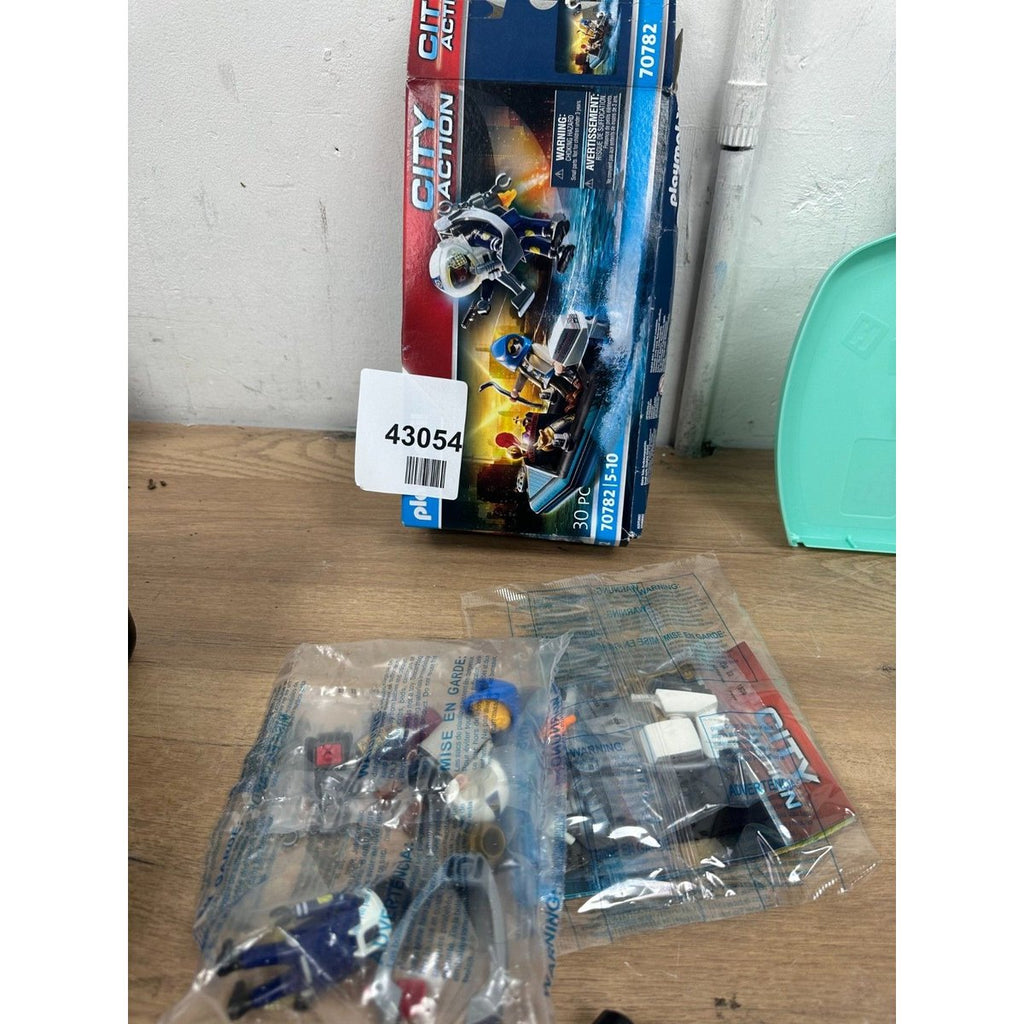 Playmobil 70782 City Action Police Jetpack & Boat