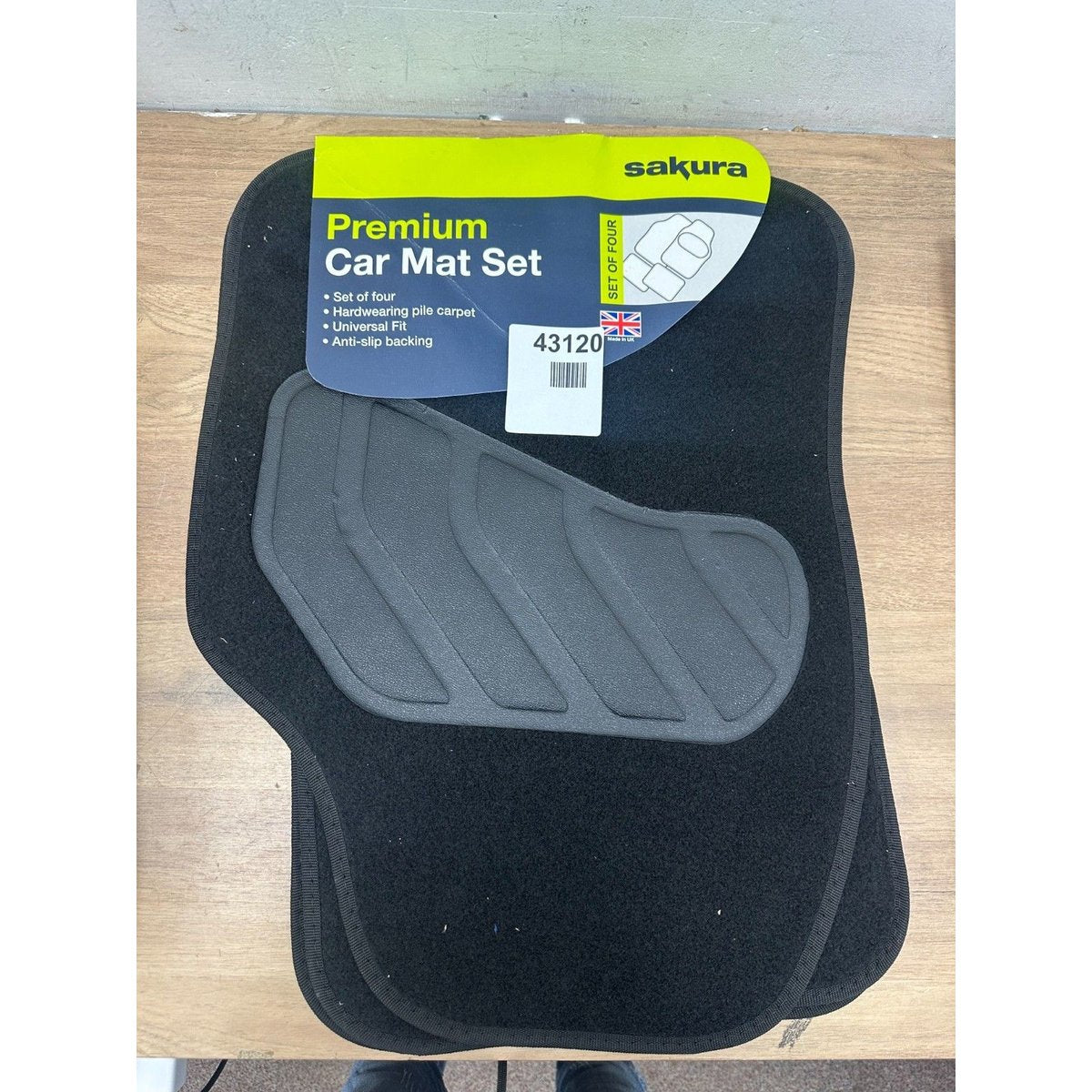 Sakura Premium Car Mat Set Black & Red