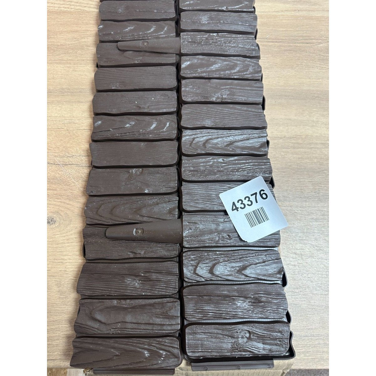 Brown Wood Effect Lawn Edging 2.3m Flexible Plastic Garden Border , Weather Resi