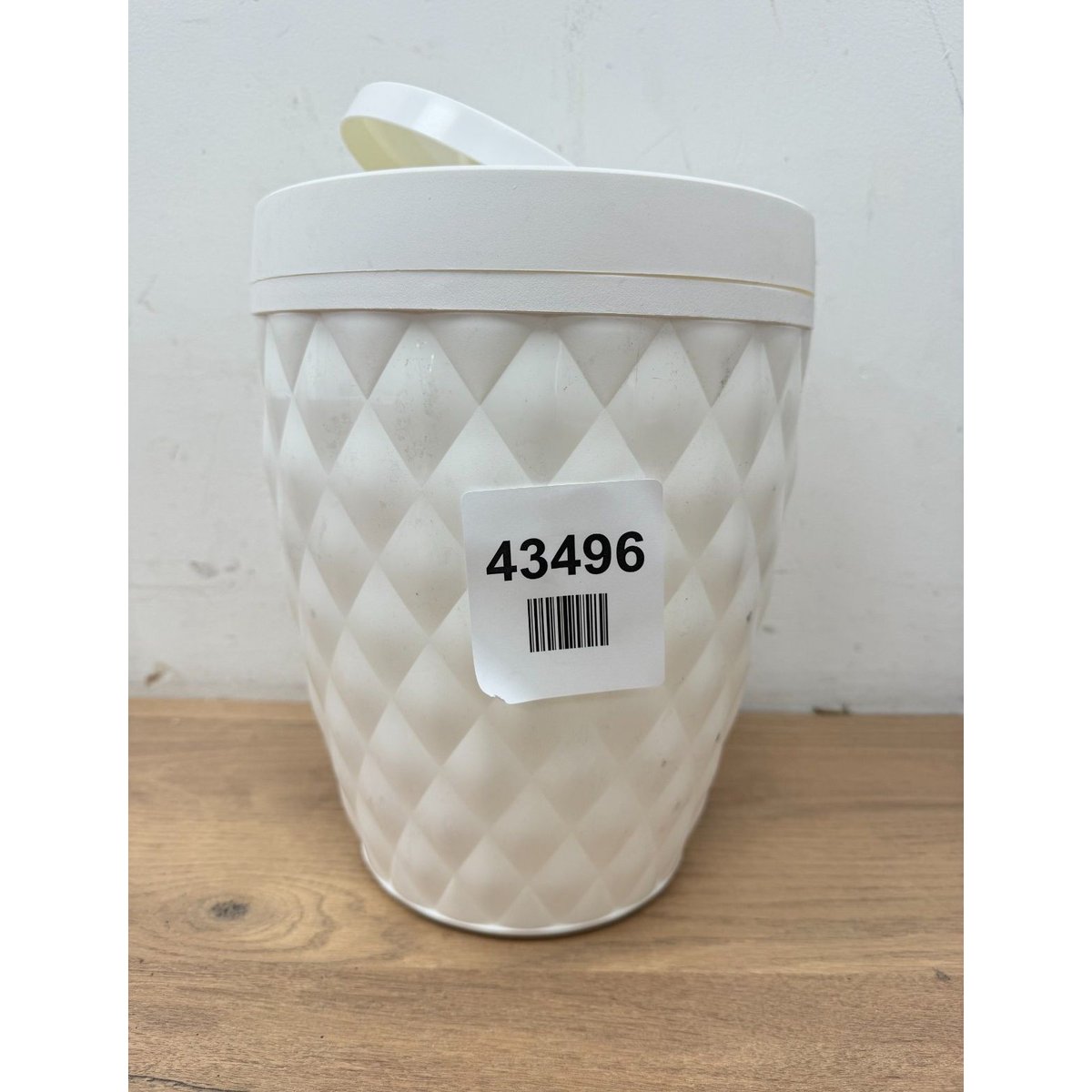 Addis Diamond Style Round Swing Lid Bathroom Bin, White