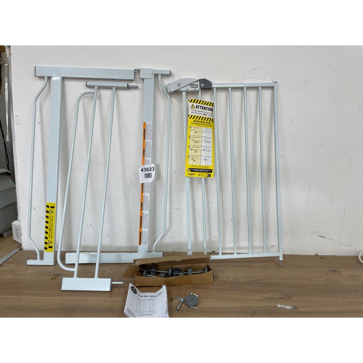 REGALO EASY STEP SAFETY GATE METAL WALK-THROUGH MODEL  1160E DS  WHITE