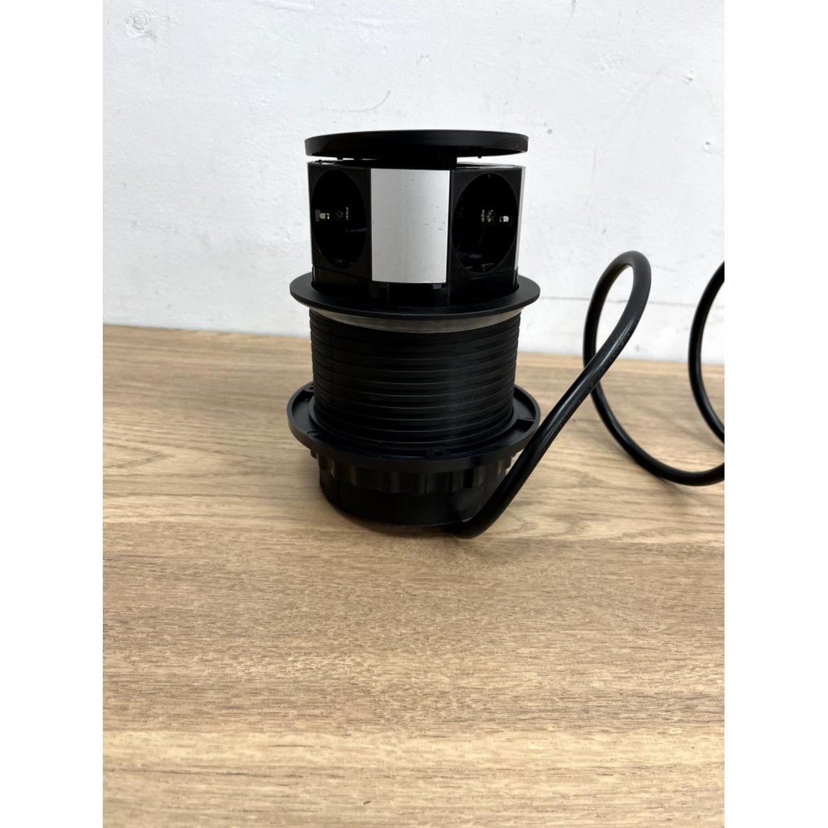 Vertikal retractable multi-plug connector, EU, Plastic and Aluminium 5009925