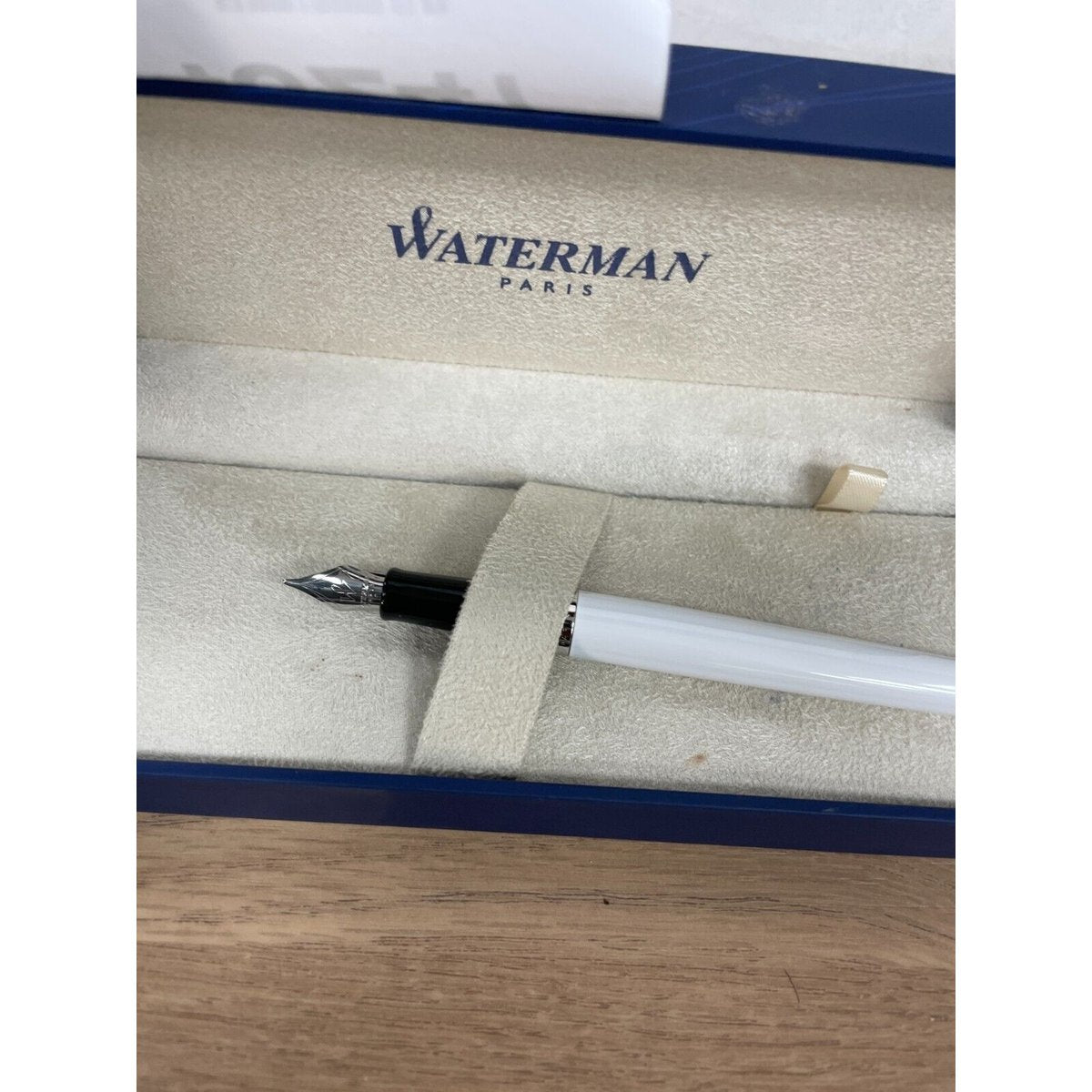 Waterman BLACK-WHITE Fountain Pen (2202843)