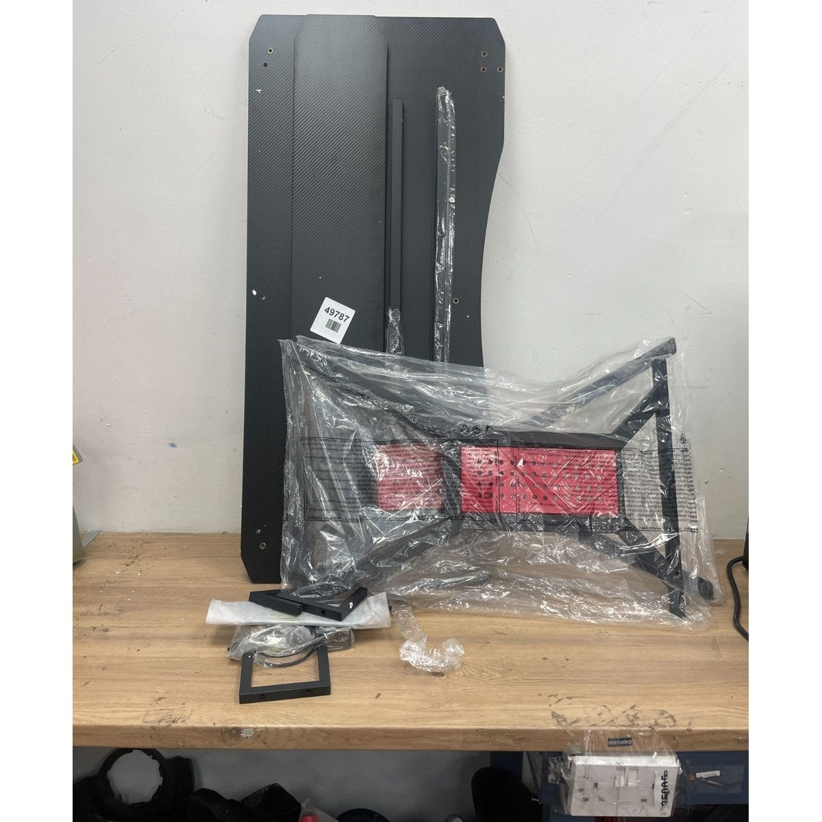 HEEYUE Gaming Desk, Computer Desk with Large Monitor Stand