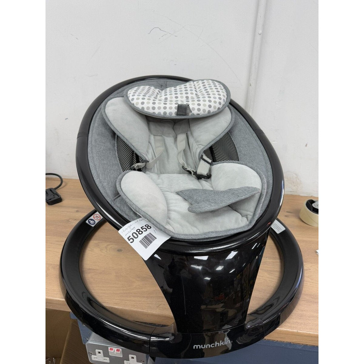 Munchkin Baby Swing Black