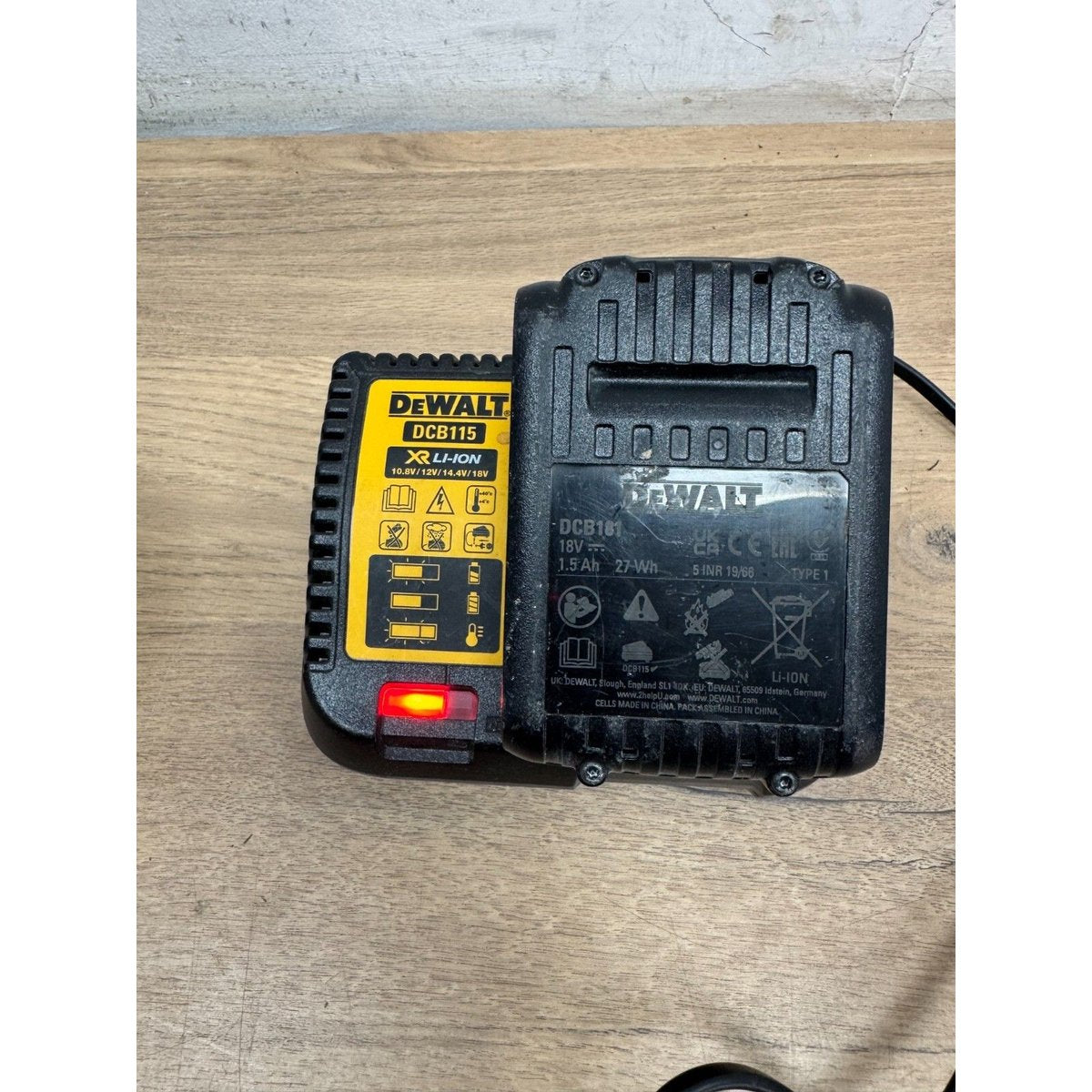 DEWALT DCB115 XR Multi-Voltage Battery Charger (DCB115-GB)