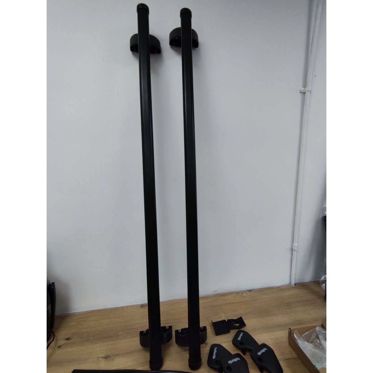 Halfords Roof Bar System