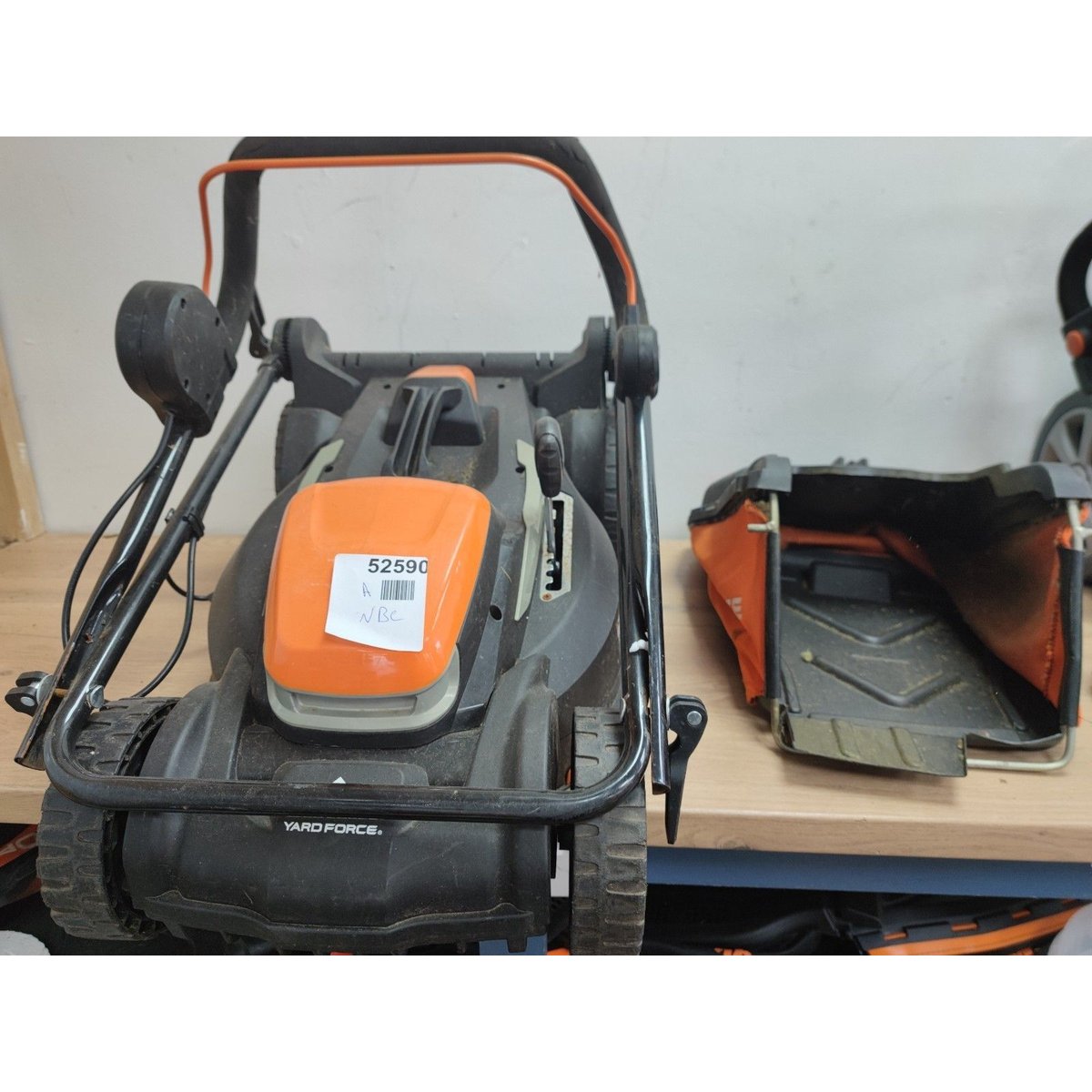 Yard Force ‎LM G37A 40V Cordless Lawnmower