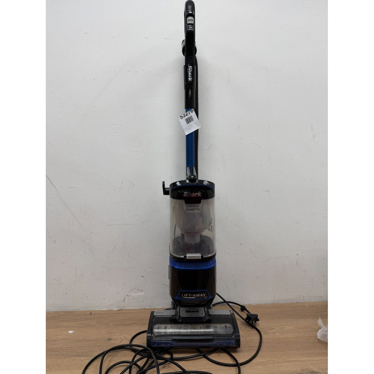 Shark NV602UK Lift-Away Upright Vacuum Cleaner - Black/Blue