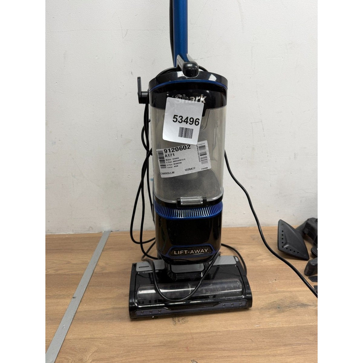 Shark NV602UK Lift-Away Upright Vacuum Cleaner - Black/Blue