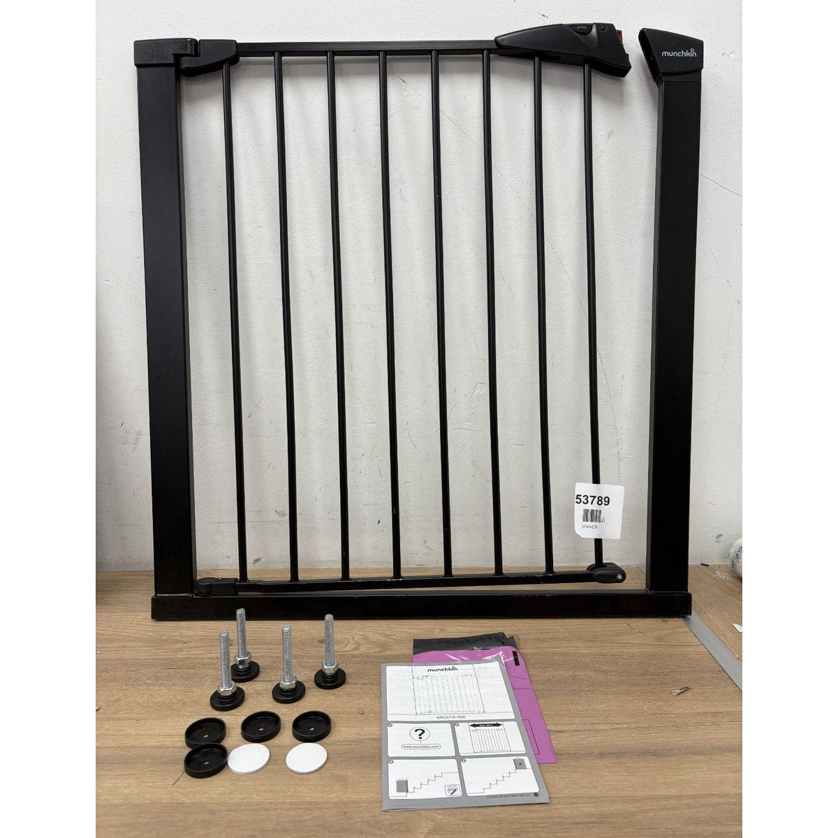 Munchkin Maxi Secure, Safety  Door ,Stair Gate, Pressure Fit- Scratch