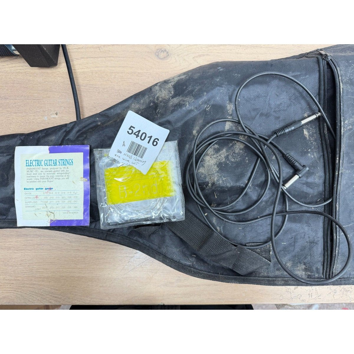 Electric guitar strings- Need cleaning and 1 wire cut
