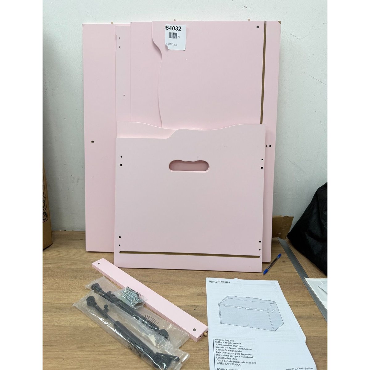 Amazon Basics Wooden Toy Box, Pink, 76.2 x 40.64 x 46.99 cm