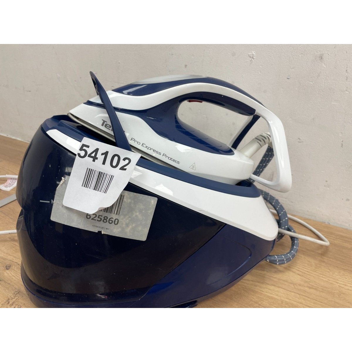 Tefal GV9221 Steam Generator Iron