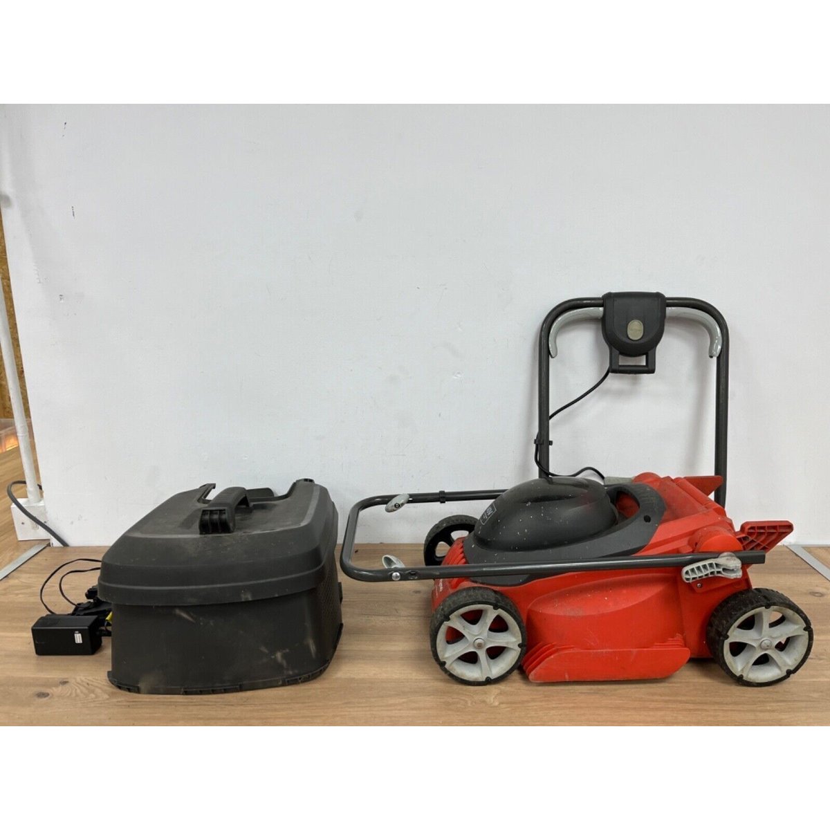 Flymo Easi Store 300R Li 30cm Rotary Cordless Lawnmower – 40V - Baretool