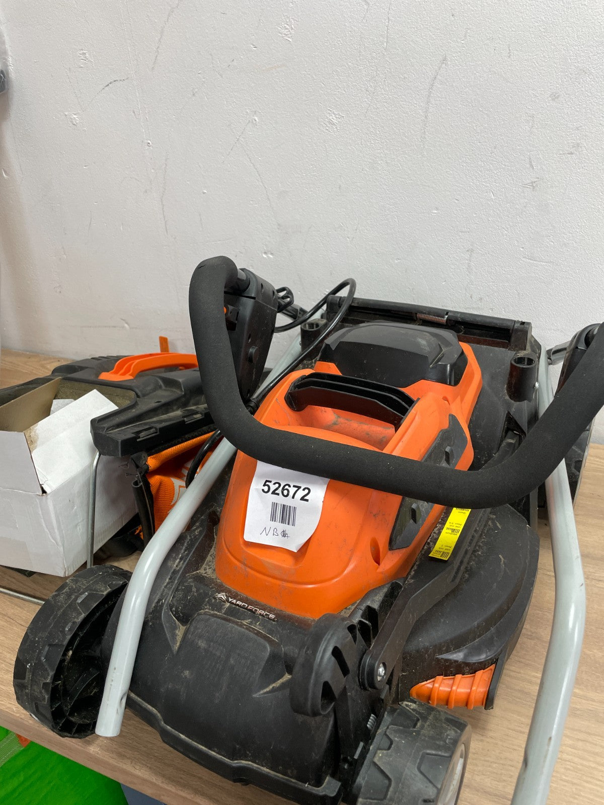 Yard Force LM G32 Cordless Rotary Lawnmower - Read Description