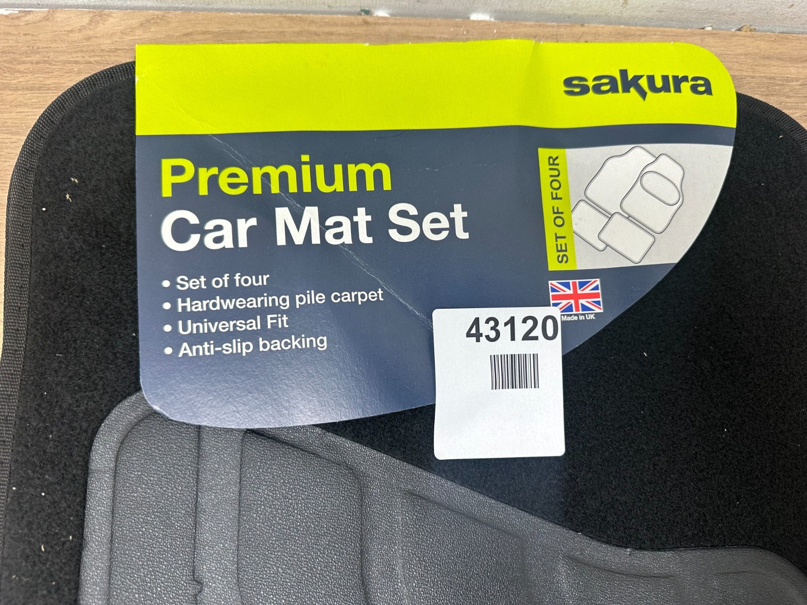 Sakura Premium Car Mat Set Black & Red