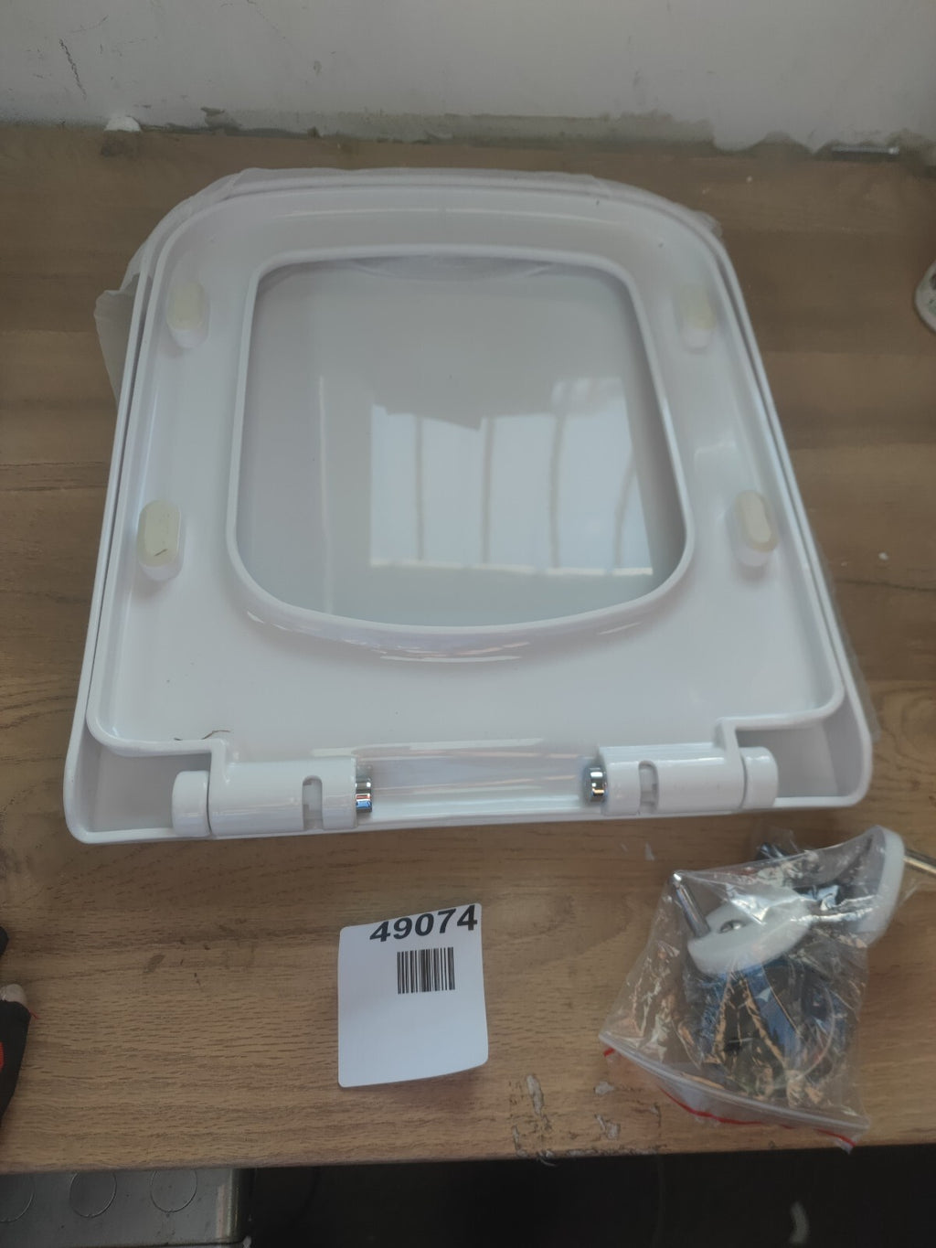 Mass dynamic mute toilet seat cover soft touch