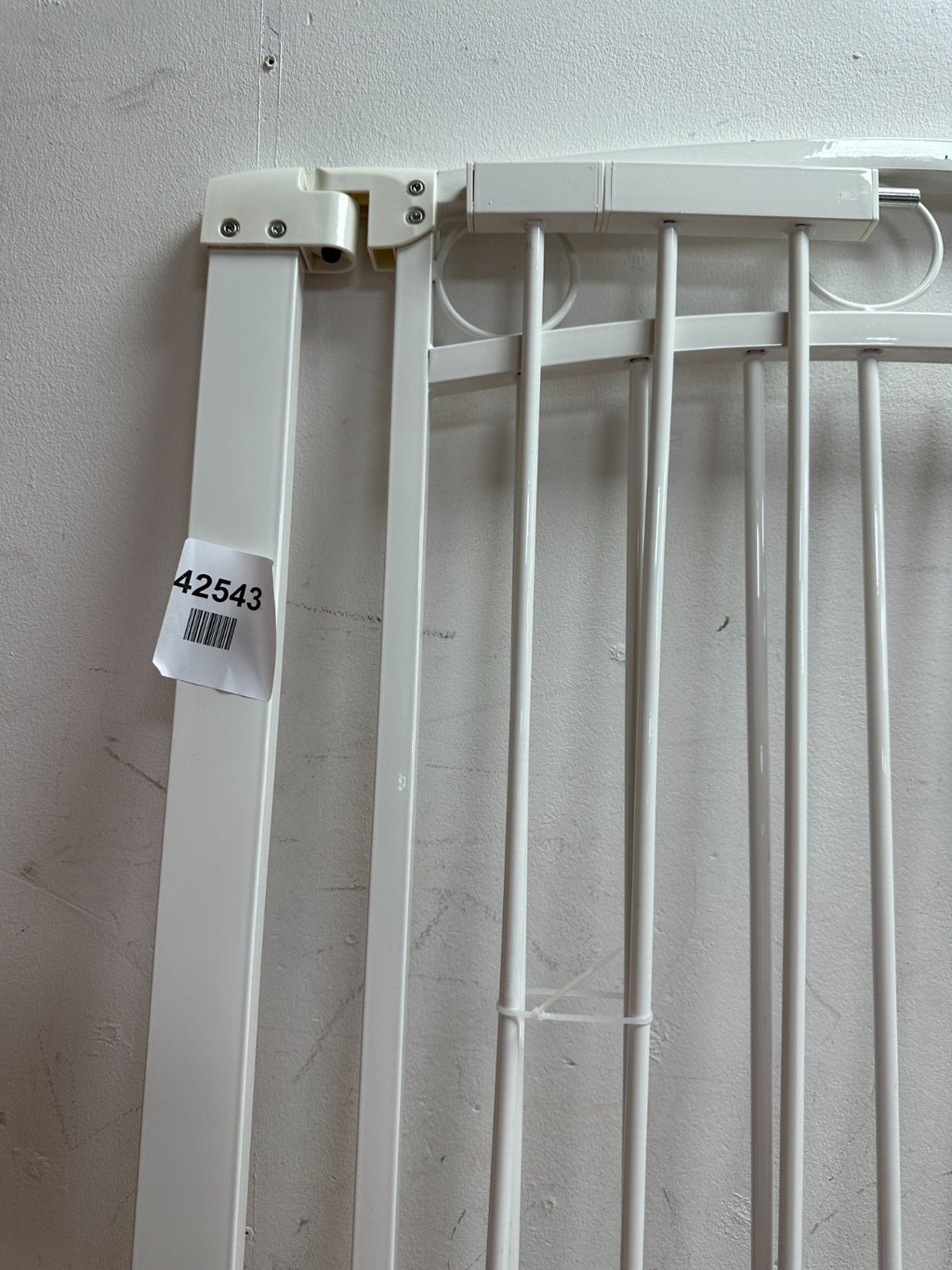 Pawhut 006-242V12WT stair gate