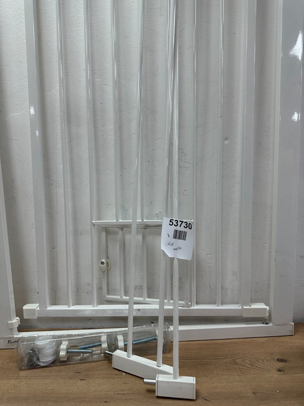 Pawhut 006-242V12WT stair gate- Color marks