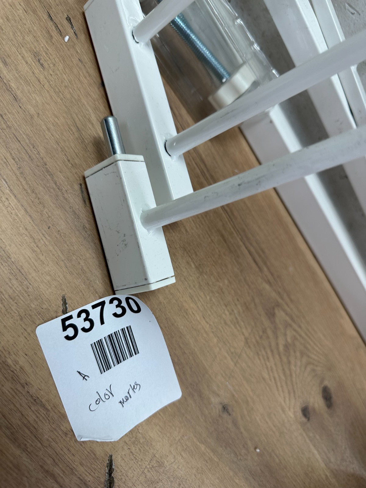 Pawhut 006-242V12WT stair gate- Color marks
