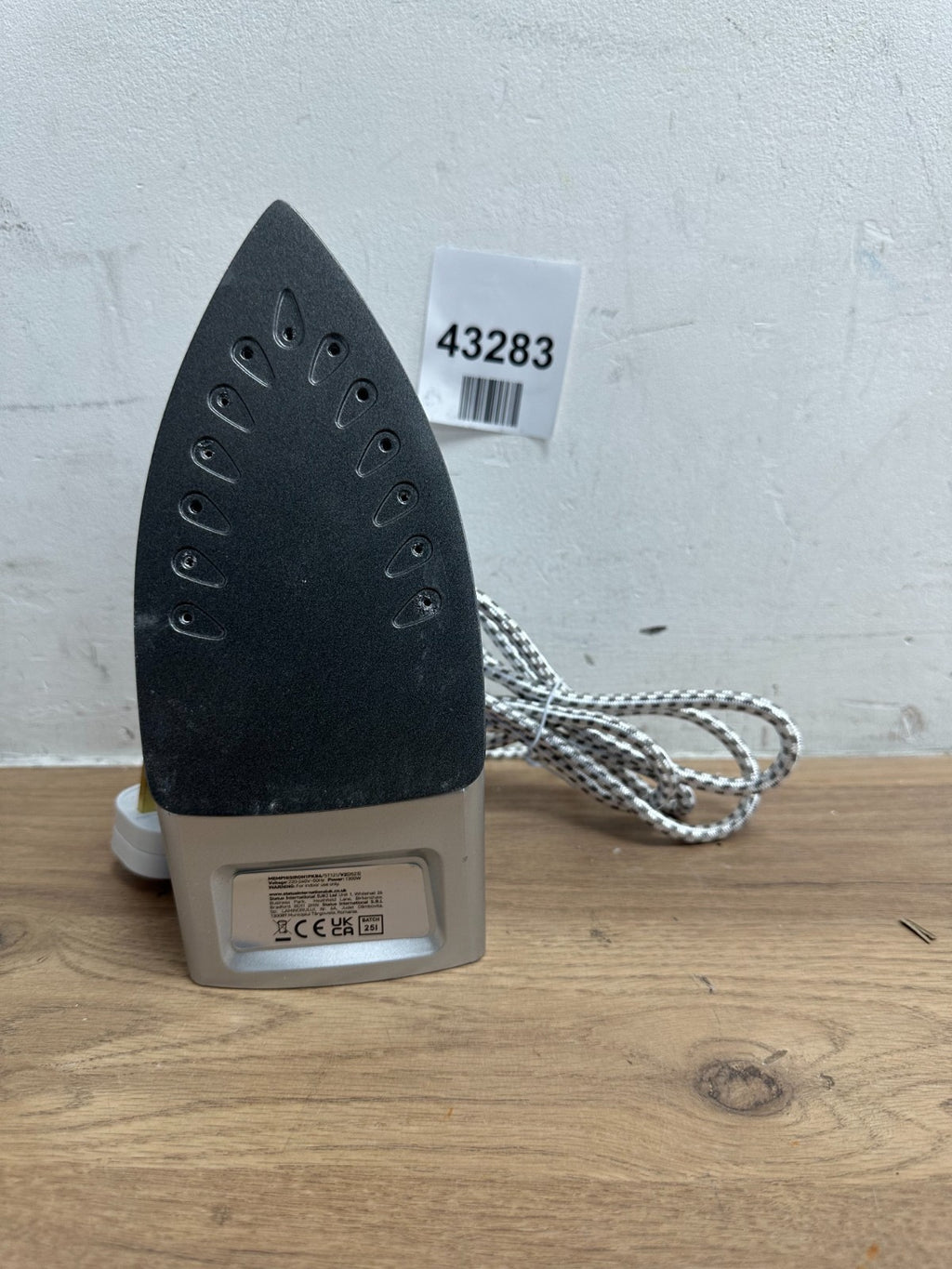 STATUS Memphis Steam Iron, Ceramic Soleplate Clothes Iron