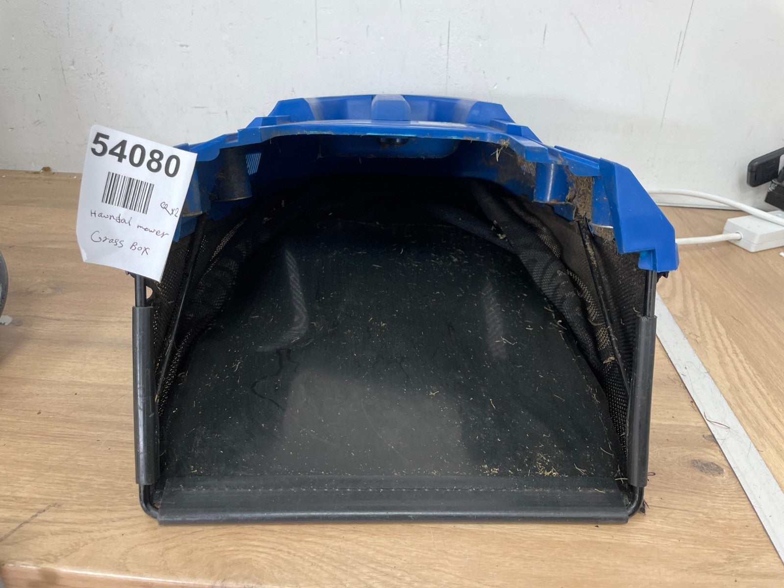HyundaiHYM3800E lawnmower Grass Box replacement — Used (photo 4)