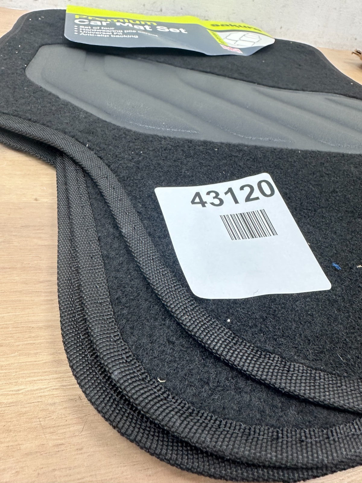 Sakura Premium Car Mat Set Black & Red