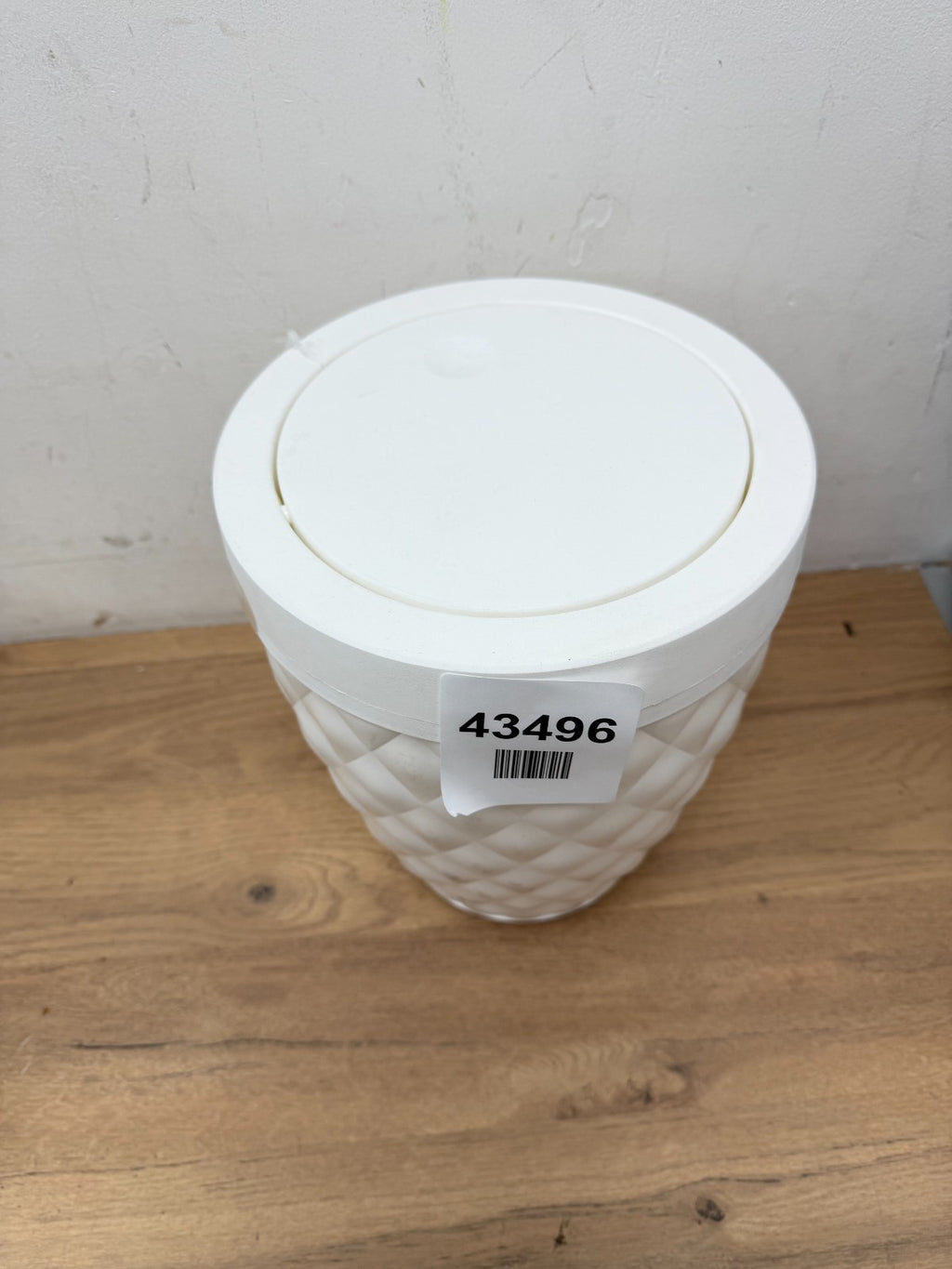 Addis Diamond Style Round Swing Lid Bathroom Bin, White