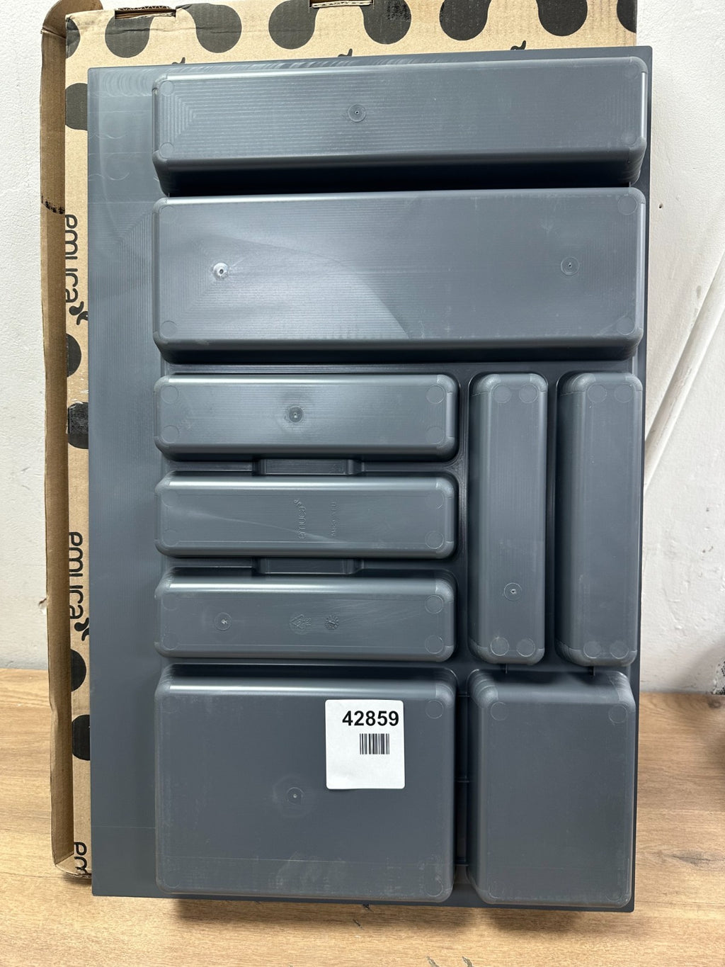Cutlery organizer drawer