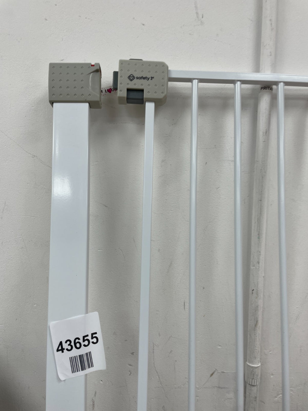 Safety 1St Securetech Metal Gate, Pressure Fit Safety Gate — New (other) (photo 2)