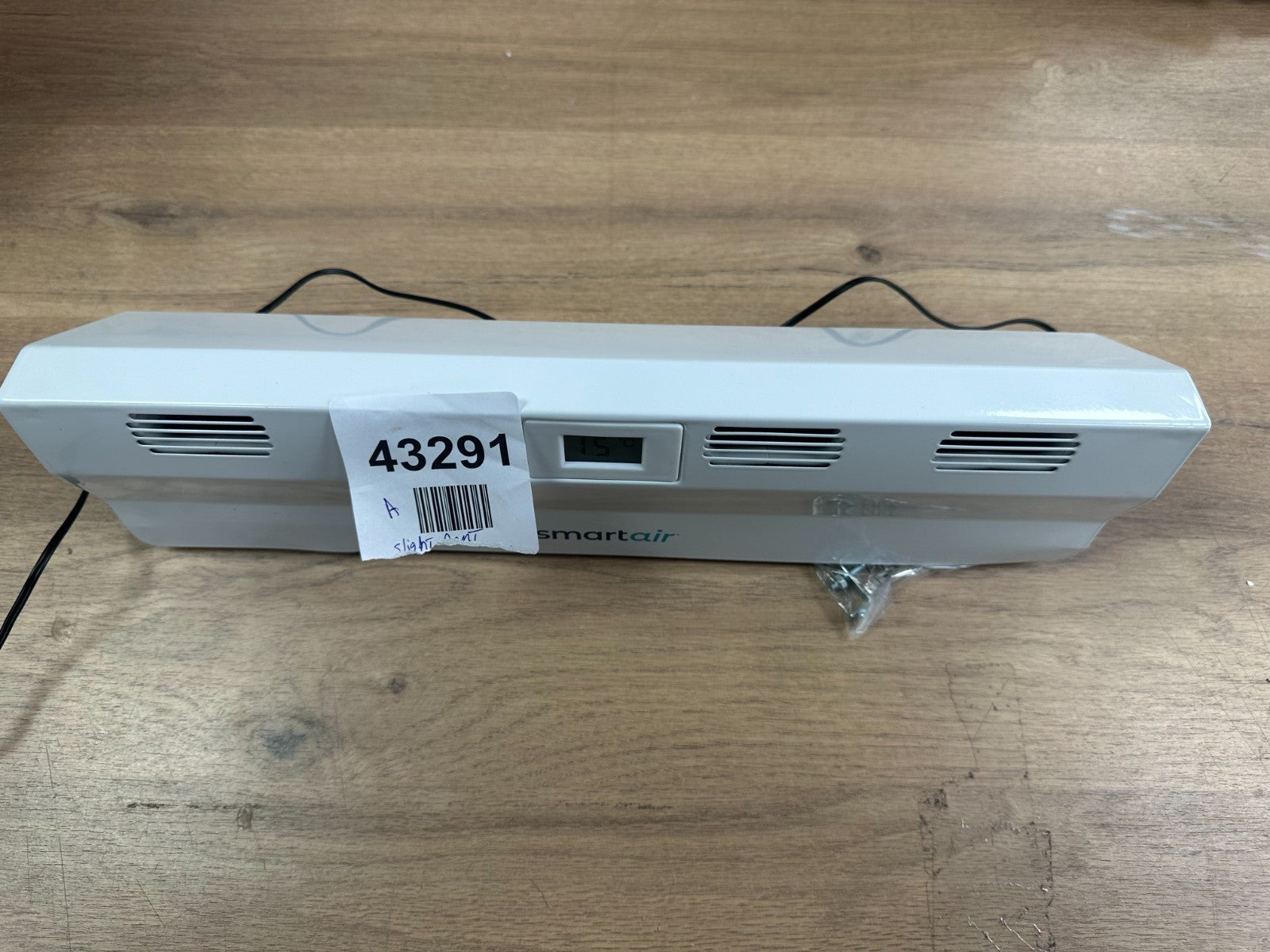 SmartAir BOOST Radiator Fan In White - SY-TV05- Slight dent